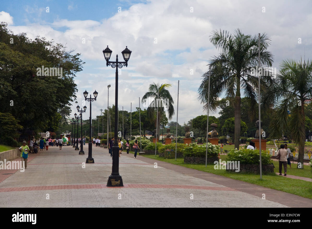 WALKWAY an STREET LAMPS in RIZAL PARK formerly Lunetta Park - MANILA, PHILIPPINES Stock Photo