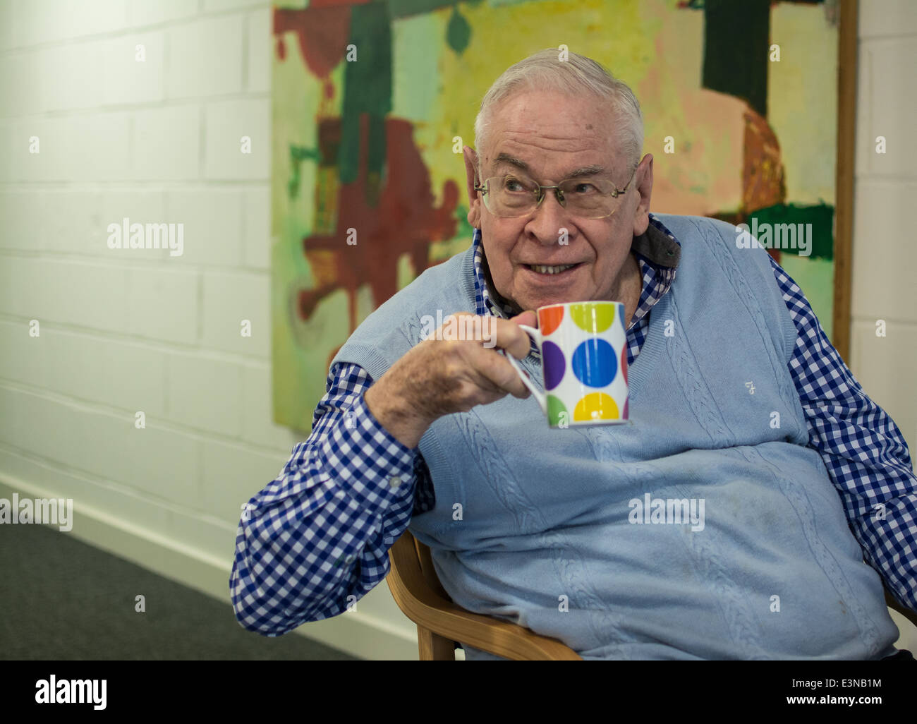 Stanley Baxter at the recording of his 2014 BBC Radio 4 show 'The Stanley Baxter Playhouse'. 29th May 2014. Drinking tea. Stock Photo