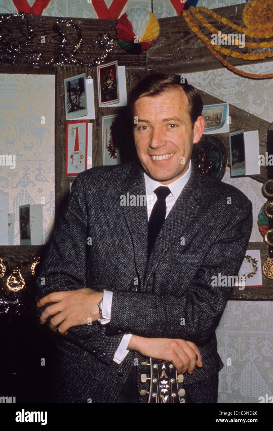 VAL DOONICAN Irish entertainer about 1965 Stock Photo - Alamy