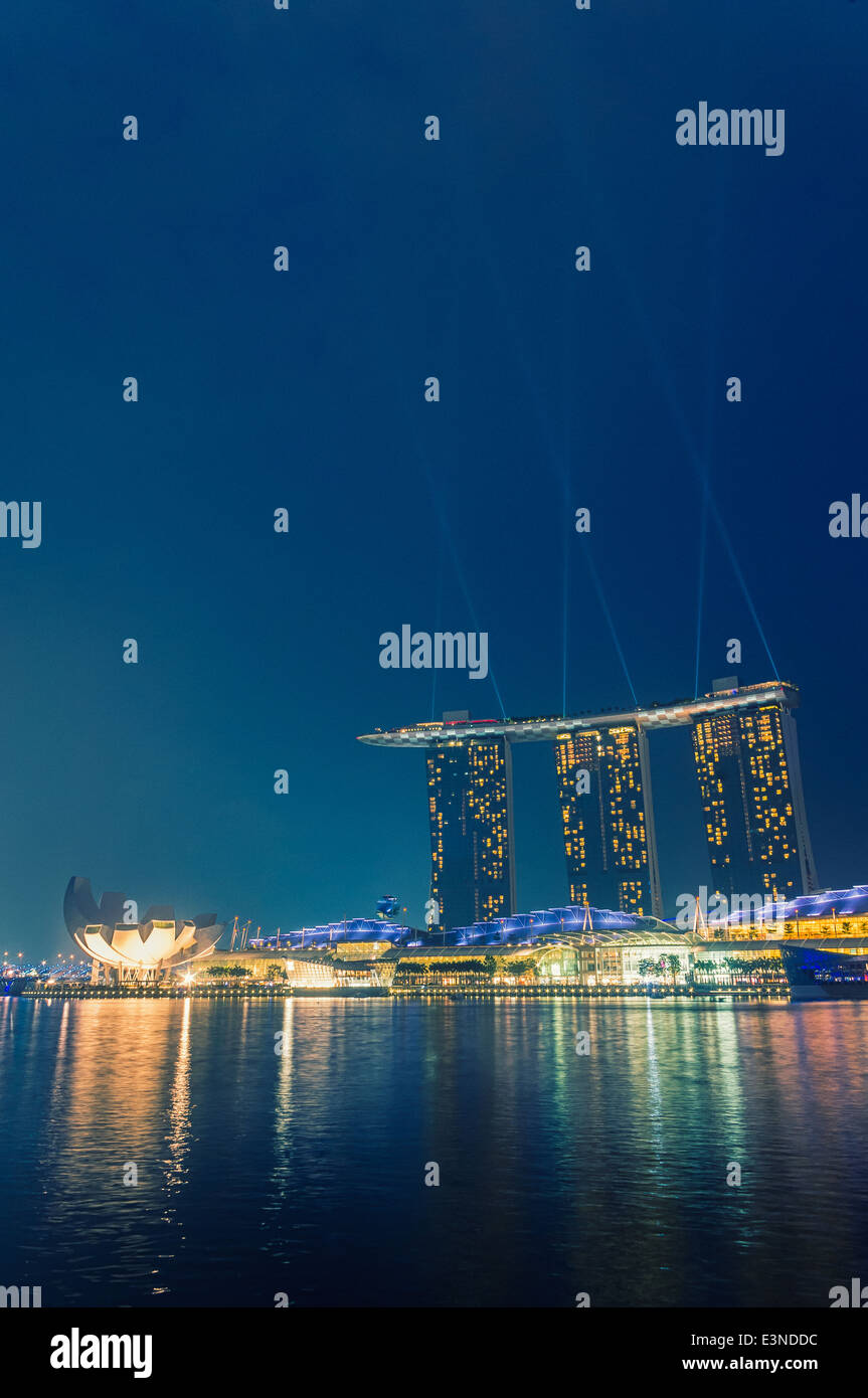 Singapore night cityscape landmark time hi-res stock photography and ...