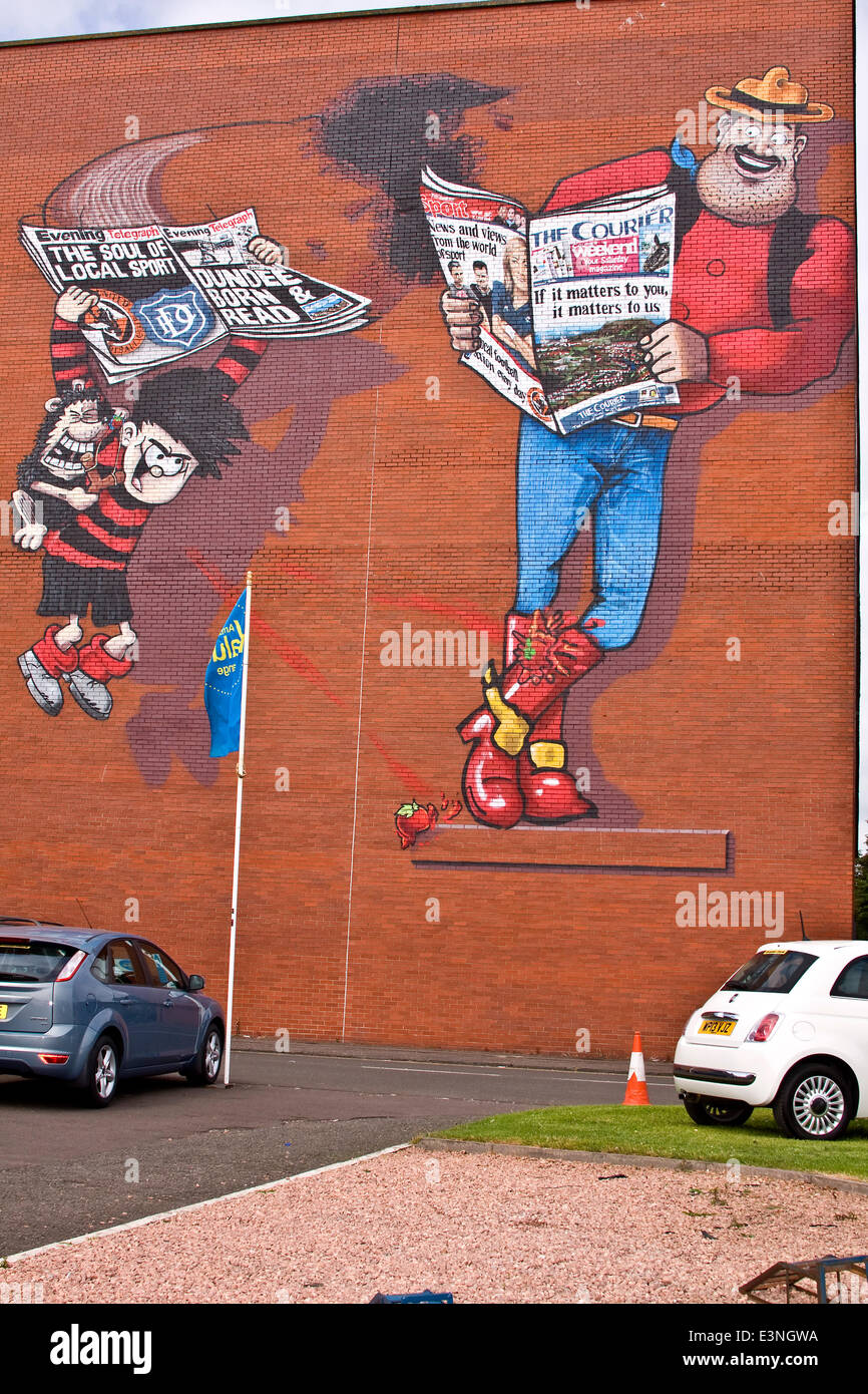 Dundee ,Tayside, Scotland, UK, June 26th, 2014, Recently painted Dundee Icons Desperate Dan, Oor Wullie and Dennis The Menace on DC Thomson Buildings. Credit:  Dundee Photographics / Alamy Live News Stock Photo