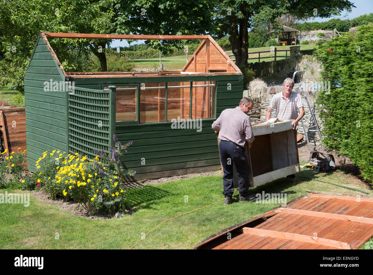 Dismantle High Resolution Stock Photography and Images Alamy