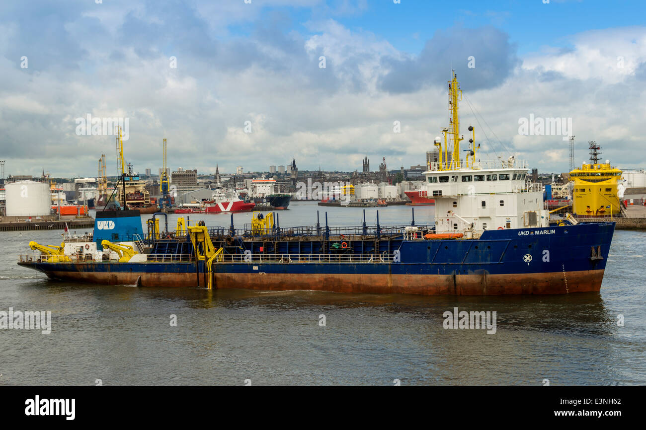 UKD SUCTION HOPPER DREDGER VESSEL WORKING WITHIN ABERDEEN HARBOUR SCOTLAND Stock Photo