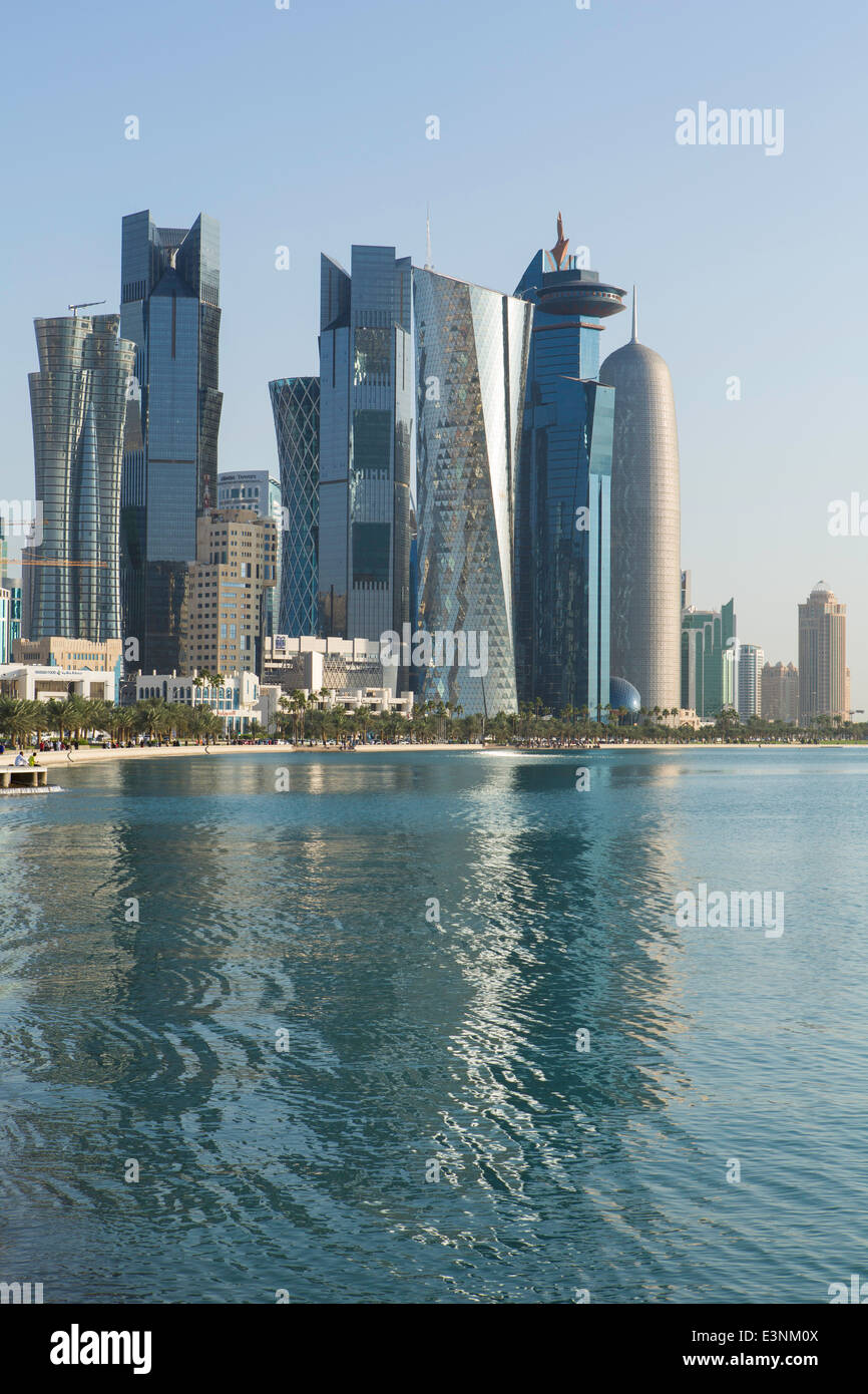 Construction new city doha qatar hi-res stock photography and images ...