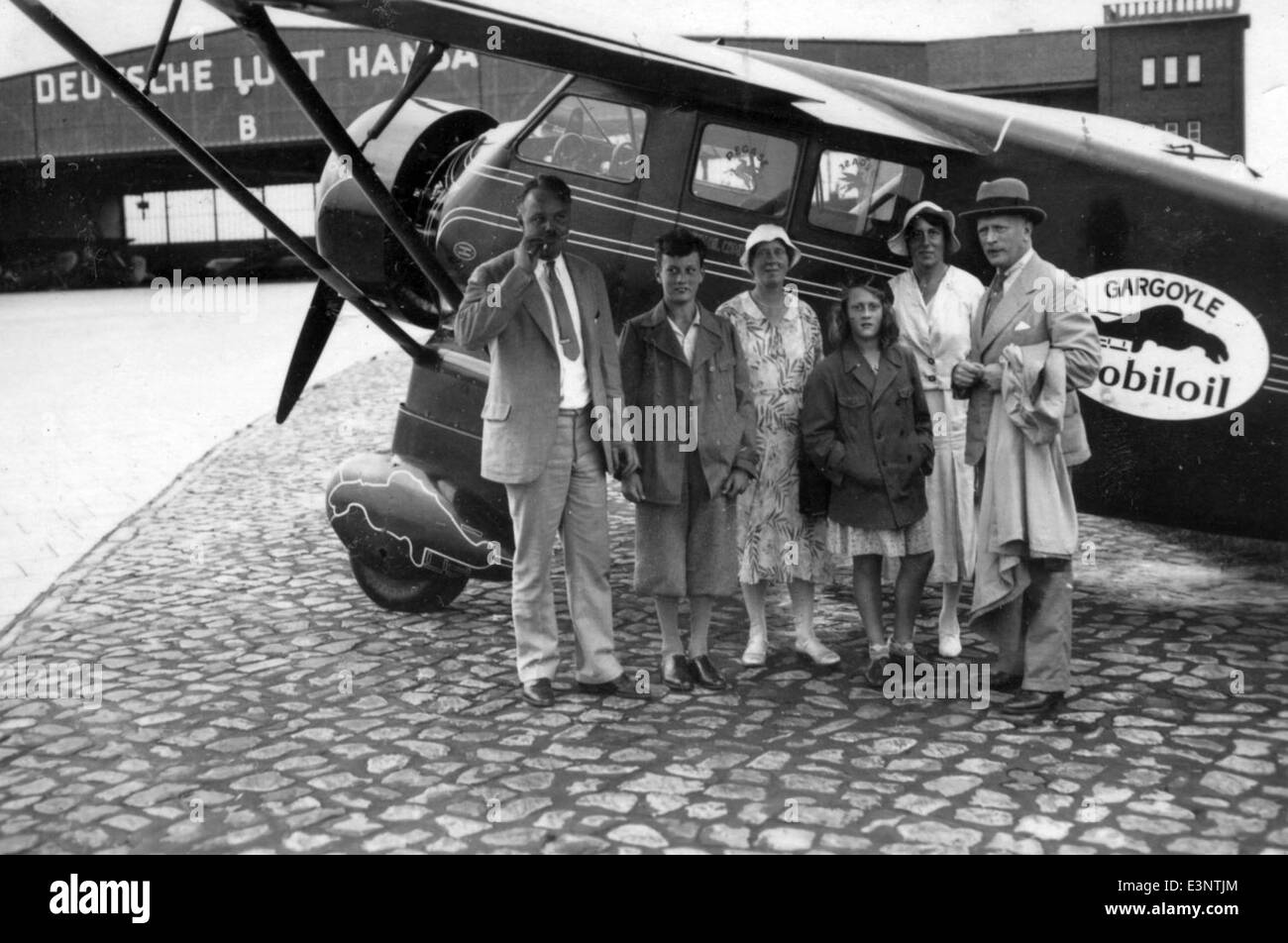 Stinson Model R This photo features a Stinson R, serial number 8510, registered NC12157 ...