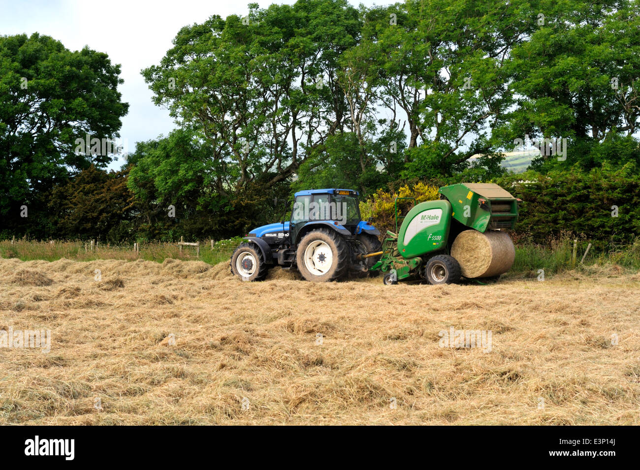 Grass pulling machine outlet