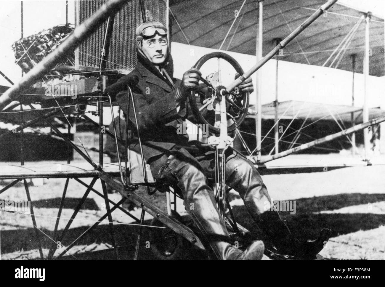 AL61A-317 Glen L. Martin, Dominguez Air Meet with aviator Mescarel 1910 Stock Photo