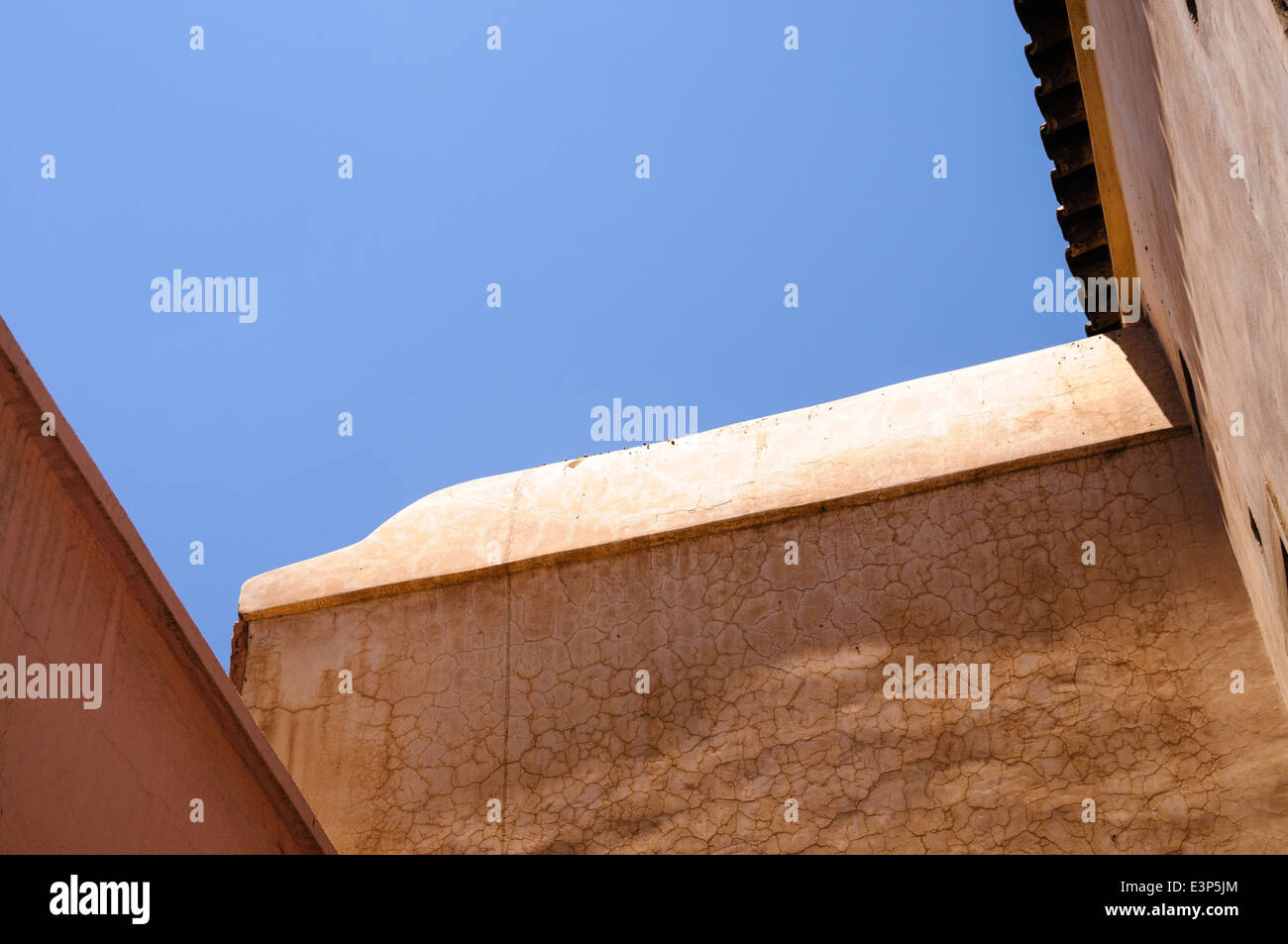 Roof of a typical traditional pink building in Marrakech, Morocco Stock Photo