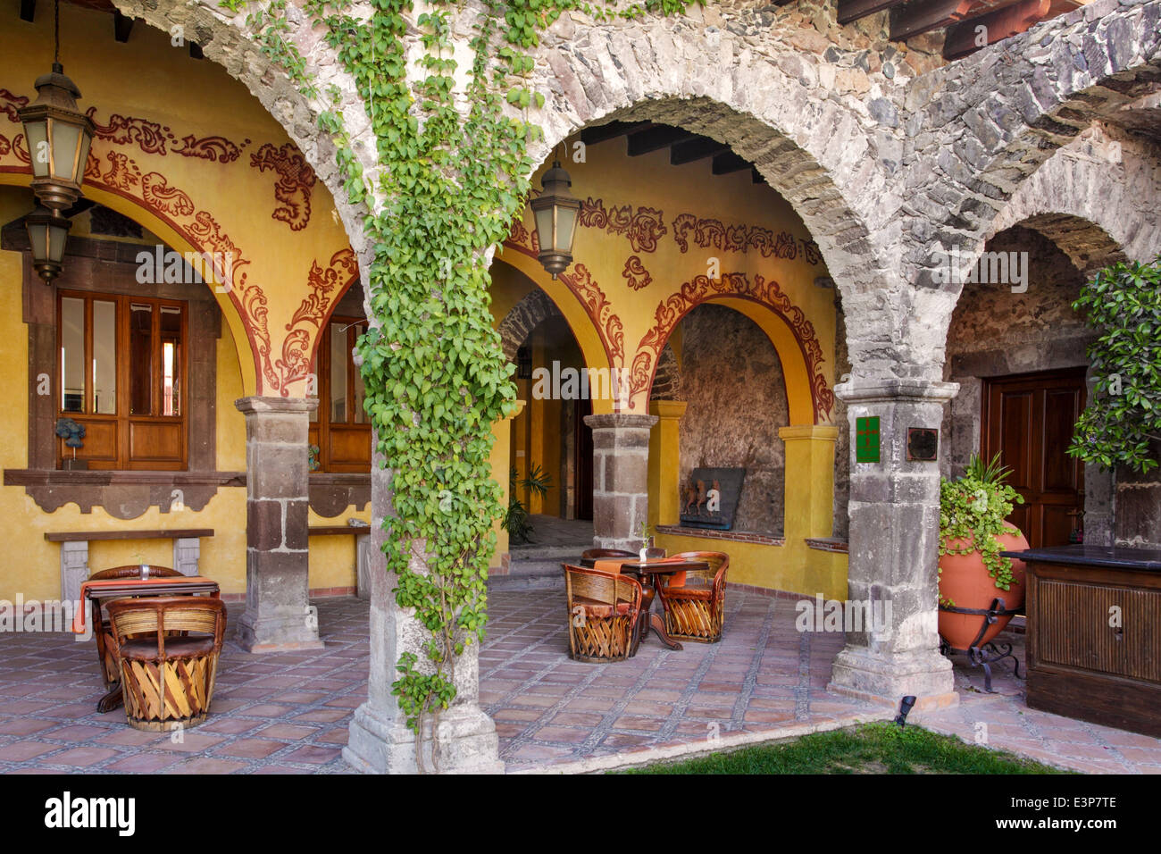Arched patio of the Casa del Limon, San Miguel de Allende, Guanajuato, Mexico Stock Photo