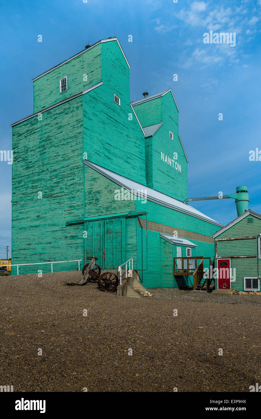 Canada grain elevator nanton alberta canada grain elevators nanton