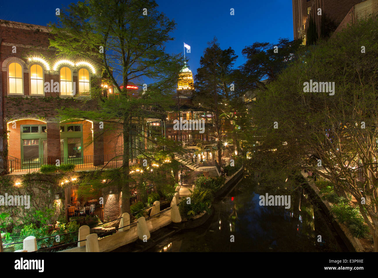 Riverwalk texas spring hi-res stock photography and images - Alamy