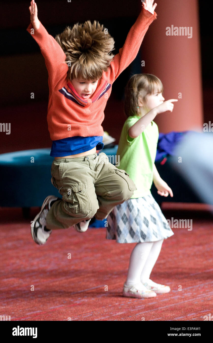 Children jump boy girl hi-res stock photography and images - Alamy