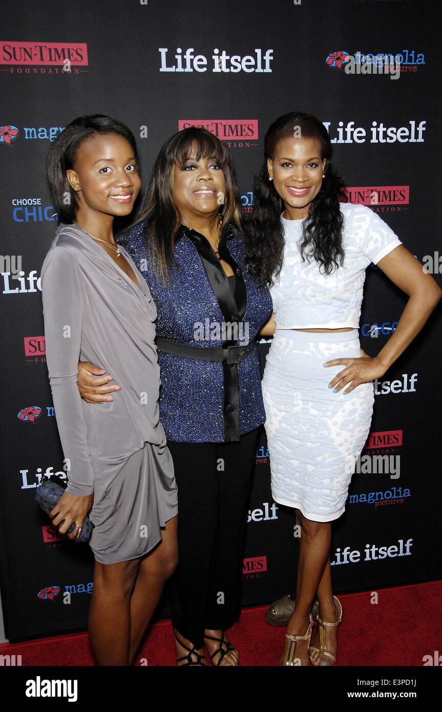 Los Angeles, CA, USA. 26th June, 2014. Raven Evans, Chaz Ebert, Sonya Evans at arrivals for LIFE ITSELF Premiere, Arclight Hollywood, Los Angeles, CA June 26, 2014. Credit:  Michael Germana/Everett Collection/Alamy Live News Stock Photo