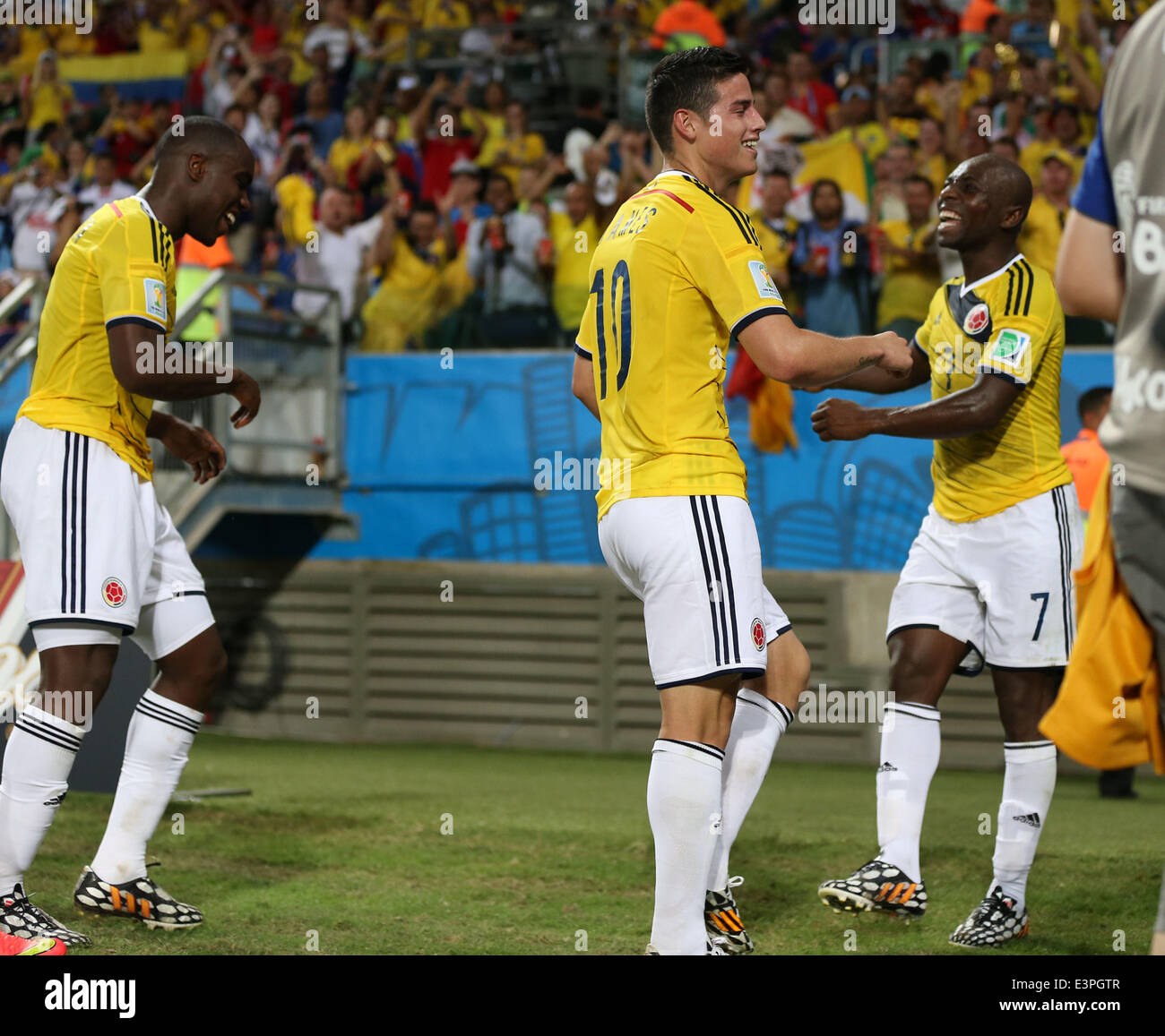 (140624) -- CUIABA, June 24, 2014 (Xinhua) -- Colombia's James Rodriguez (C) celebrates the goal during a Group C match between Japan and Colombia of 2014 FIFA World Cup at the Arena Pantanal Stadium in Cuiaba, Brazil, June 24, 2014. (Xinhua/Li Ming) Stock Photo