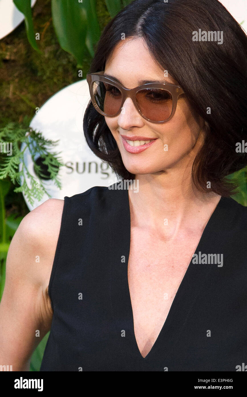 Sunglass hut madrid party 2014 hi-res stock photography and images - Alamy