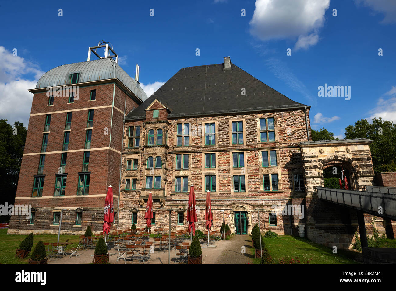 The Renaissance castle Schloss Horst in Gelsenkirchen, Schloss is considered to be the most important Renaissance building of the Ruhr area and is moreover one of the oldest and most significant Renaissance buildings of Westphalia. Photo: Bernd Thissen/dp Stock Photo