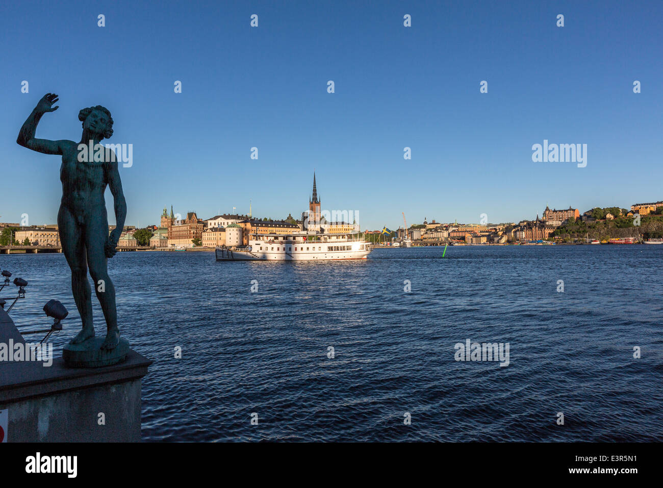 Song statue hires stock photography and images Alamy