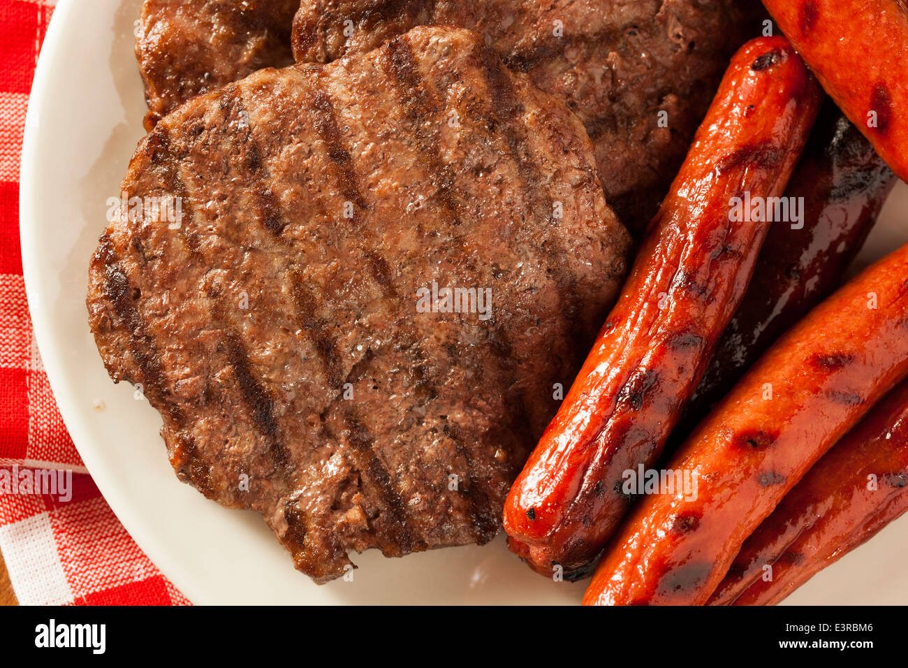 Grilled Hamburgers and Hot Dogs Ready to Eat Stock Photo Alamy