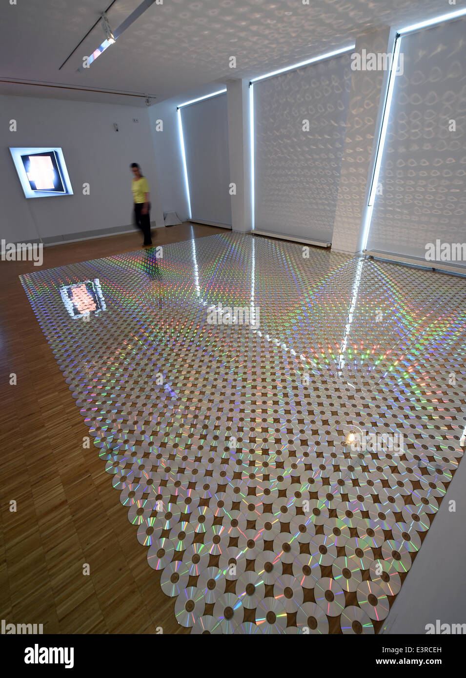 Celle, Germany. 27th June, 2014. The istallation 'spectra dat' by the German artist Detlef Schweiger is a part of the light art exhibition 'Scheinwerfer' (lit.: 'headlights') in the light art museum in Celle, Germany, 27 June 2014. 36 artists illuminate different light art pieces in the museum and in the city until 05 October 2014. Photo: Holger Hollemann/dpa/Alamy Live News Stock Photo