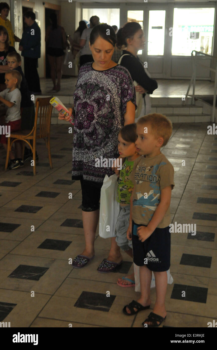 Sanatorium 'Inzhavinsky' village Inzhavino District, Tambov region, Ukraine. 26th June 2014. children evacuated from the war zone in the Donetsk region (Ukraine) Now in the sanatorium 'Inzhavinsky' 101 people are refugees from the Donetsk region, among them - 51 children, they have everything you need, almost every day to bring him volunteering to help build a simple Russians. Sanatorium 'Inzhavinsky' village Inzhavino District, Tambov region Credit:  Pavel Kashaev/Alamy Live News Stock Photo