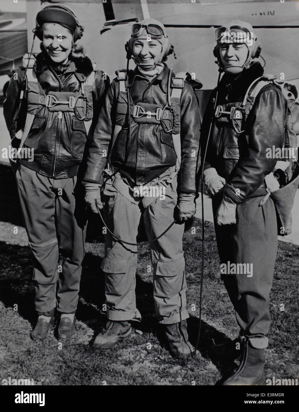 Female pilots hi-res stock photography and images - Alamy