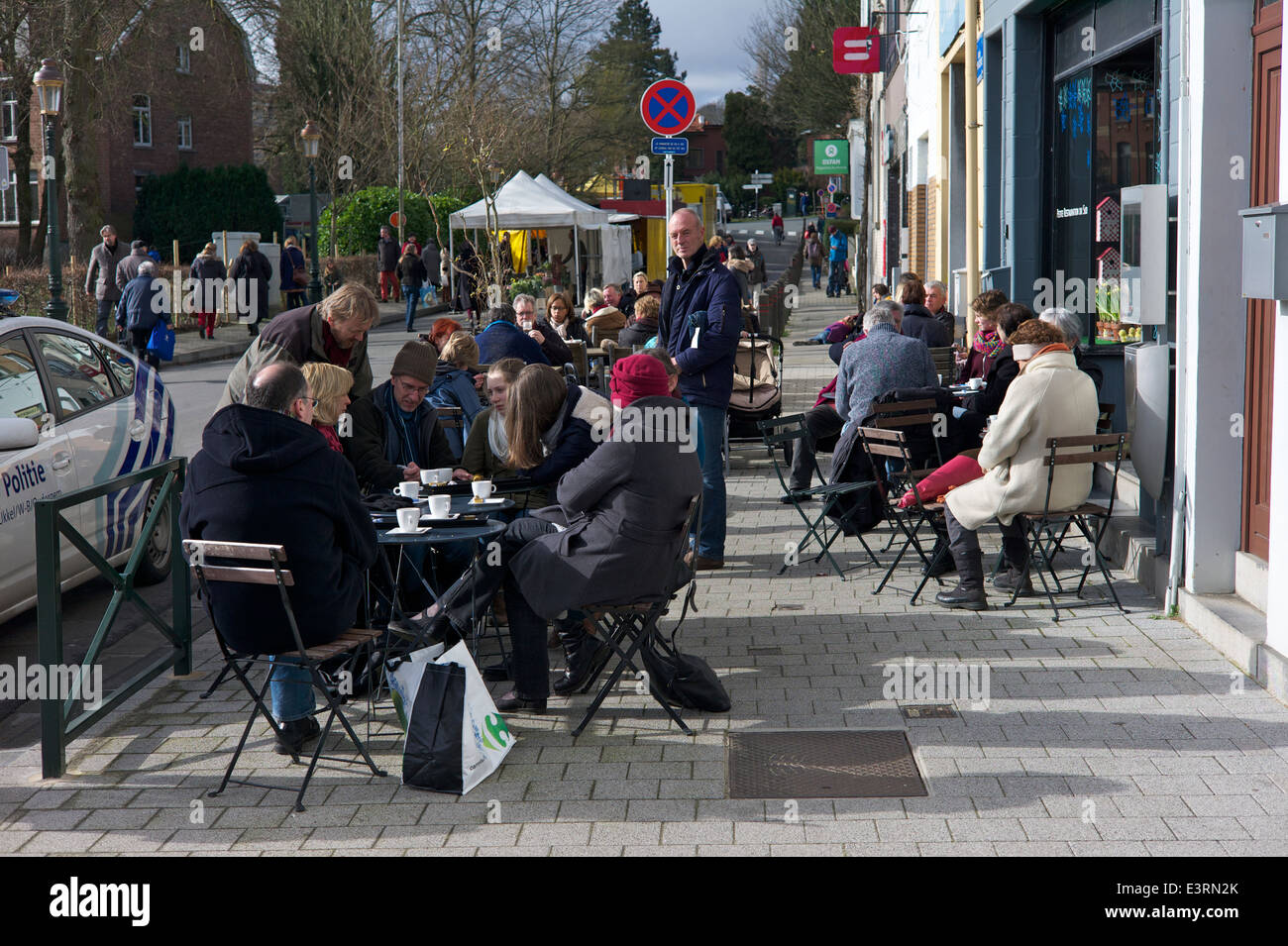 Pavement cafe hi-res stock photography and images - Alamy