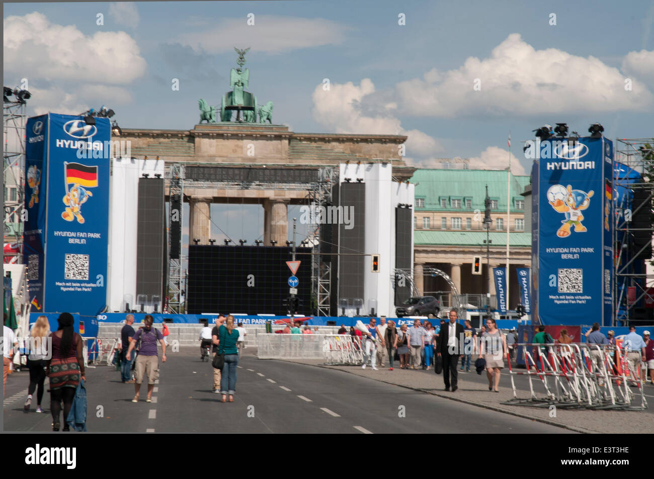 Berlin, Germany. 27th June, 2014. Preparations for 2014 FIFA World Cup live broadcasts at the Brandenburger Tor, Berlin. The iconic Brandenburg Gate is all but masked by the temporary stage. Credit:  Philip Game/Alamy Live News Stock Photo