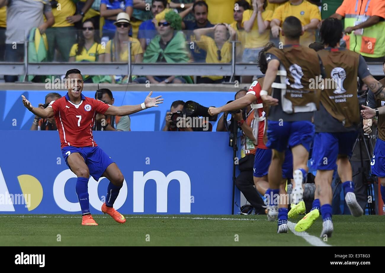 Belo Horizonte, Brazil. 28th June, 2014. Chile's Alexis Sanchez (L) celebrates a goal during a Round of 16 match between Brazil and Chile of 2014 FIFA World Cup at the Estadio Mineirao Stadium in Belo Horizonte, Brazil, on June 28, 2014. Credit:  Qi Heng/Xinhua/Alamy Live News Stock Photo
