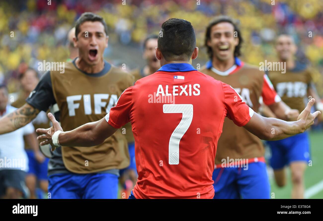Belo Horizonte, Brazil. 28th June, 2014. Chile's Alexis Sanchez (No.7) celebrates the goal during a Round of 16 match between Brazil and Chile of 2014 FIFA World Cup at the Estadio Mineirao Stadium in Belo Horizonte, Brazil, on June 28, 2014. Credit:  Liu Dawei/Xinhua/Alamy Live News Stock Photo