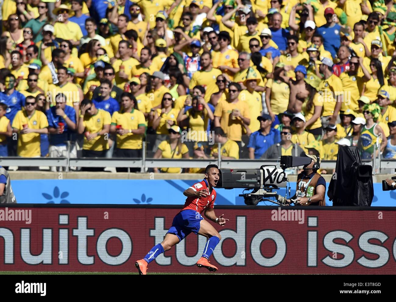Belo Horizonte, Brazil. 28th June, 2014. Chile's Alexis Sanchez celebrates a goal during a Round of 16 match between Brazil and Chile of 2014 FIFA World Cup at the Estadio Mineirao Stadium in Belo Horizonte, Brazil, on June 28, 2014. Credit:  Qi Heng/Xinhua/Alamy Live News Stock Photo