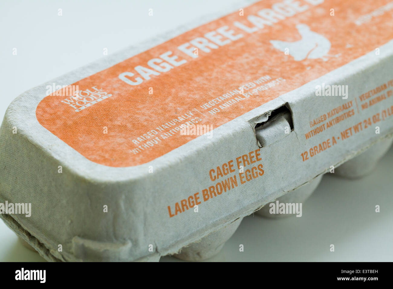 Cage free eggs hires stock photography and images Alamy