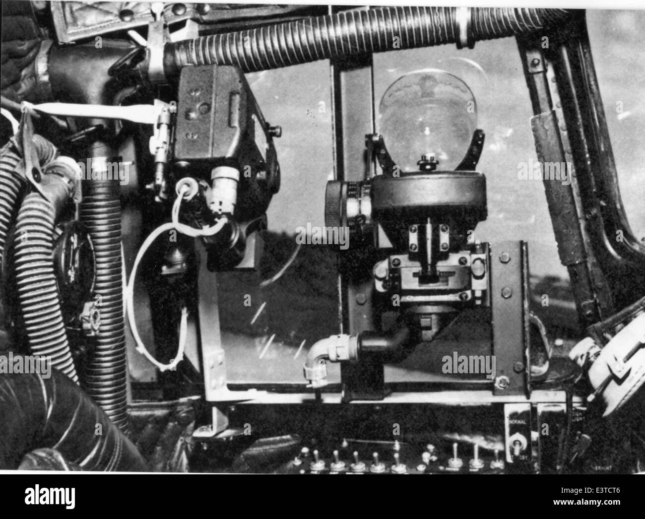 douglas-ac-47d-mk-20-gunsight-and-test-camera-via-mutza-E3TCT6.jpg