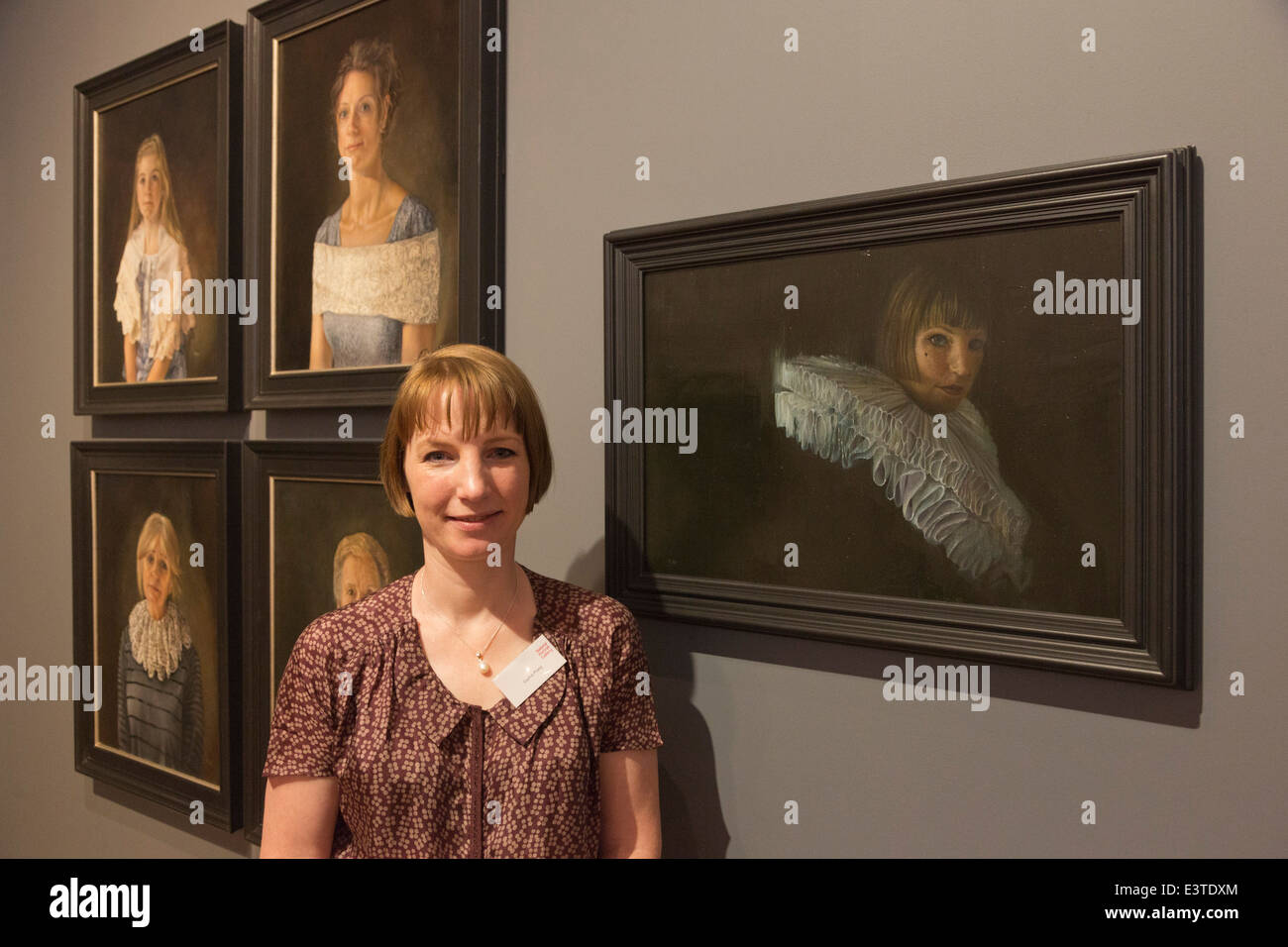 Press Preview of the BP Portrait Award 2014 at the National Portrait Gallery, Artist Sophie Ploeg Stock Photo