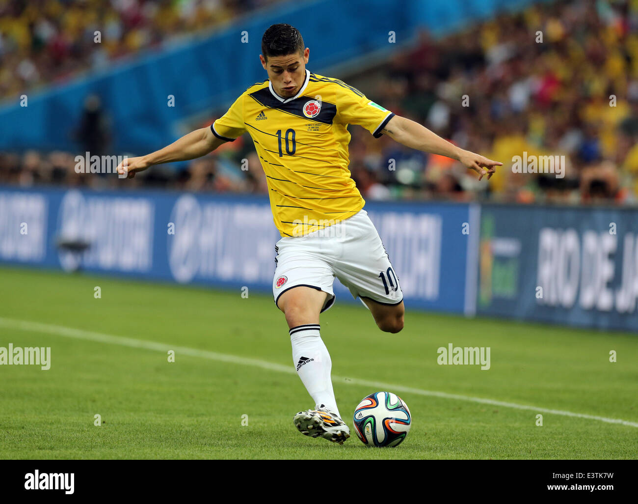 Rio De Janeiro, Brazil. 28th June, 2014. World Cup 2nd Round. Colombia versus Uruguay. James Rodriguez on the ball © Action Plus Sports/Alamy Live News Stock Photo