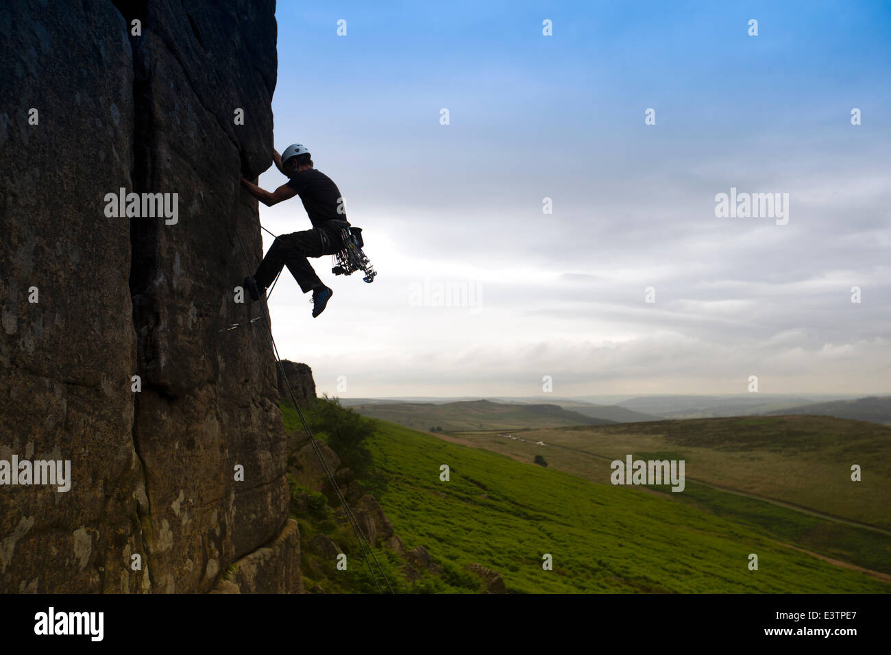 Bouldering stanage derbyshire peak district hires stock photography