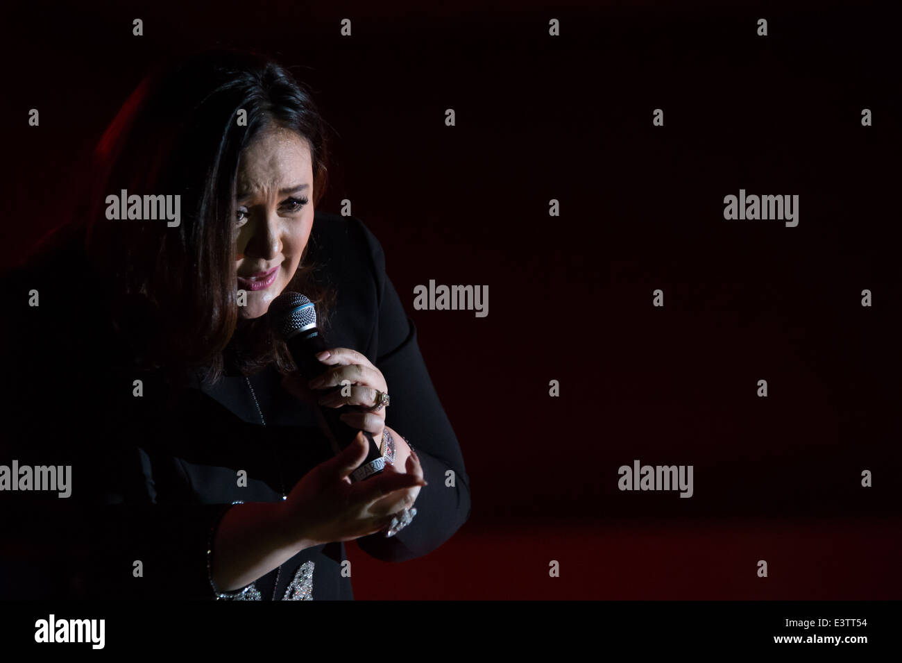 Filipino actor, singer and politician Sharon Cuneta performs live at Thunder Valley Casino Resort Stock Photo