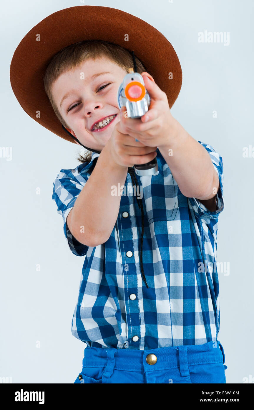 Young boy in cowboy hat Stock Photo - Alamy