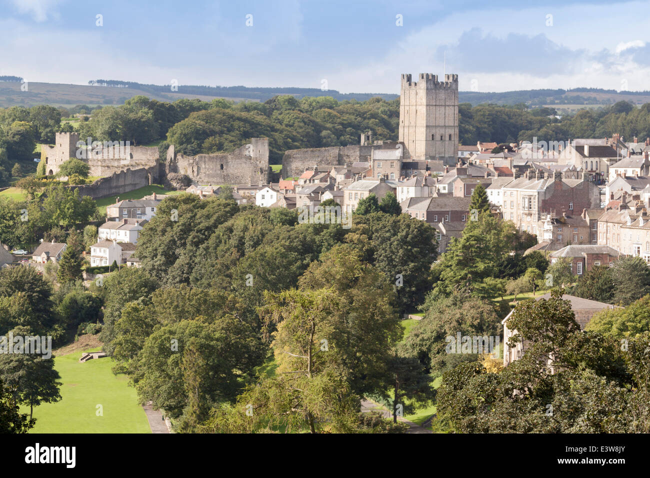 Richmond North Yorkshire  scene showing the Castle, Town, River Swale and The Batts Stock Photo