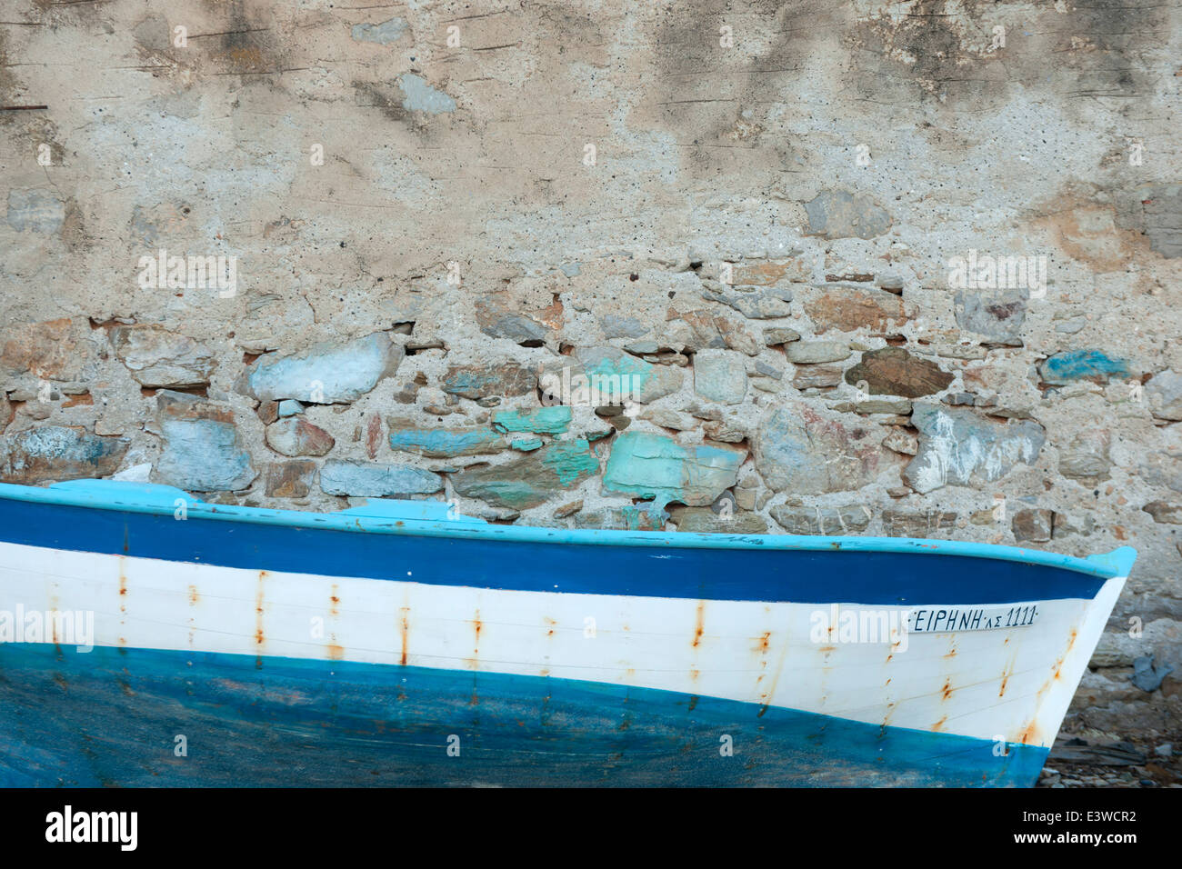 Griechenland, Symi, Nimborio, ein Boot am Strand Stock Photo