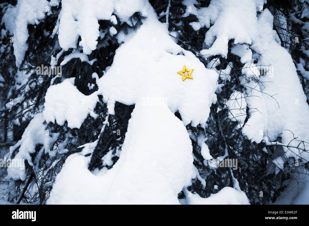 Snow gold christmas tree landscape hi-res stock photography and images ...