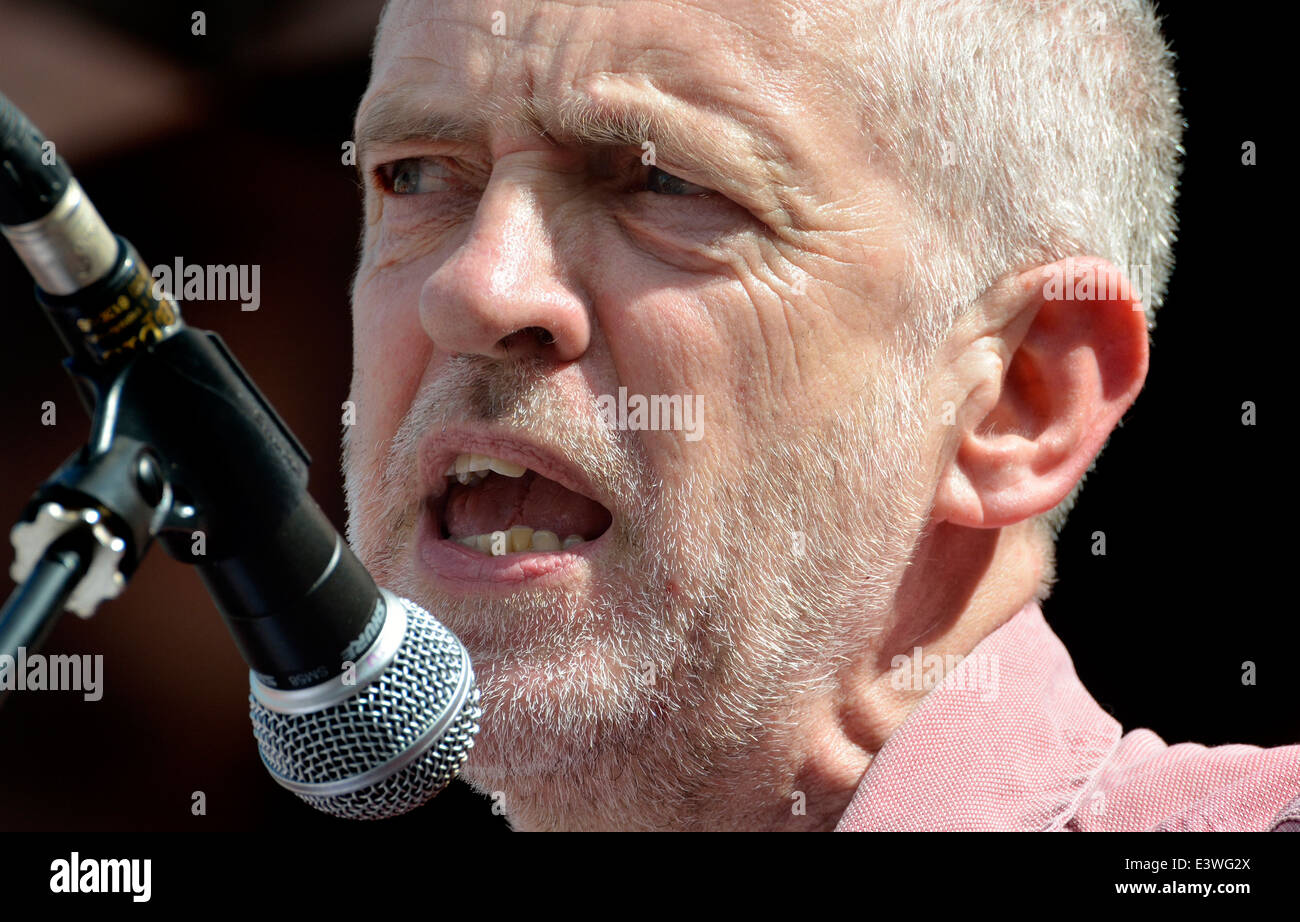 Jeremy Corbyn MP (Labour: Islington North) speaking in Parliament Square Stock Photo