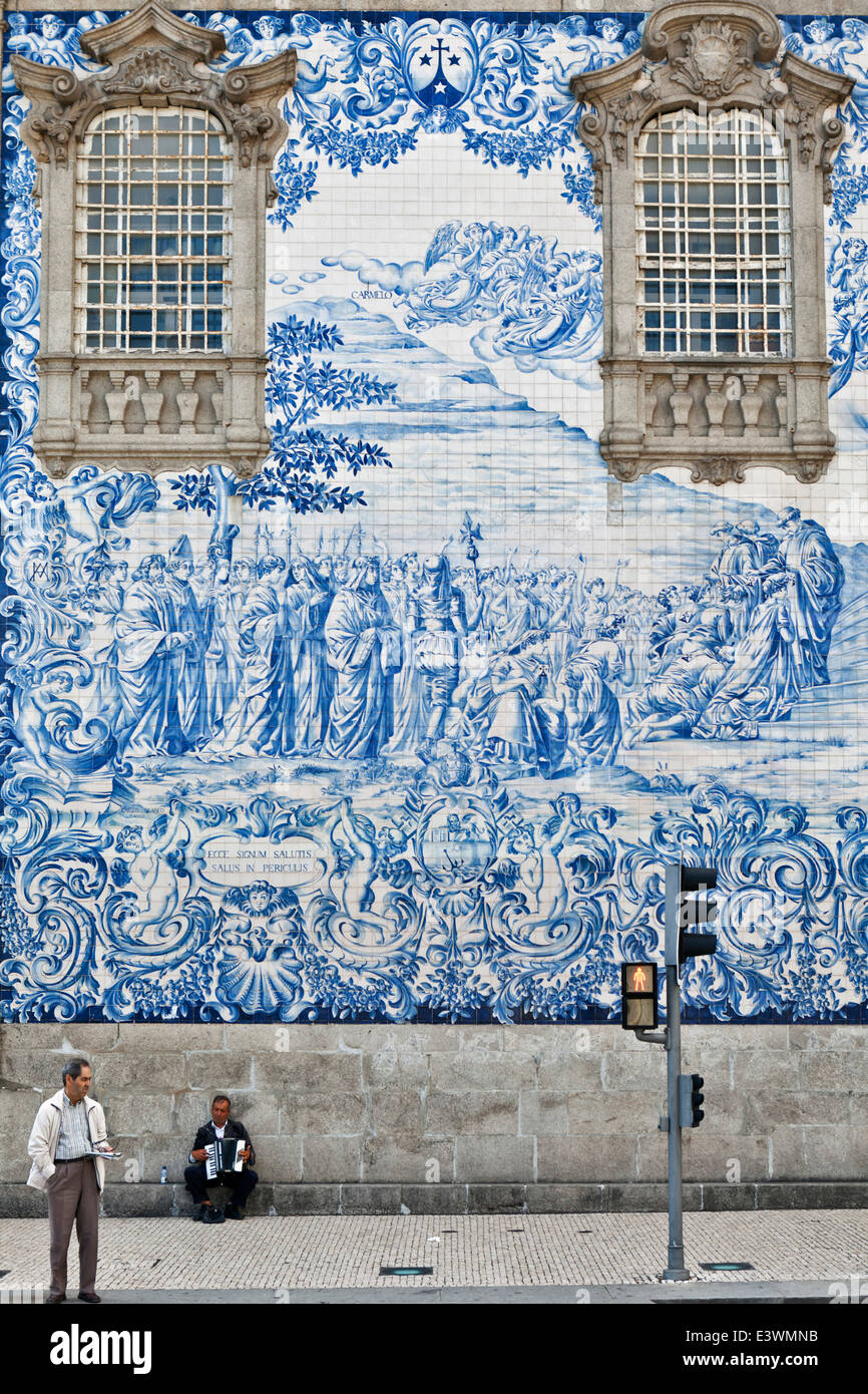Traditional Azulejos, Igreja do Carmo, Porto, Portugal Stock Photo - Alamy