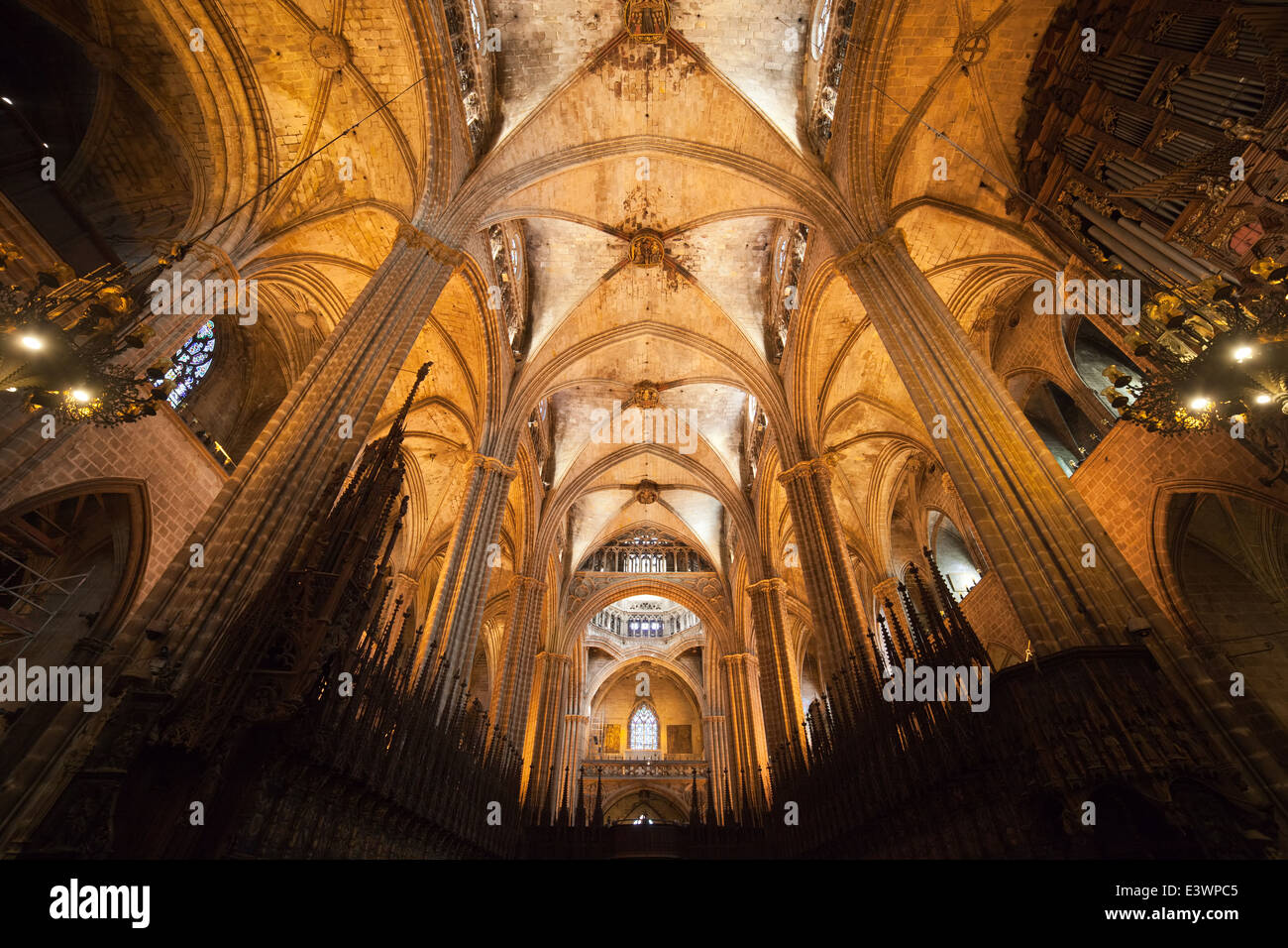 Gothic interior of the Barcelona Cathedral in Catalonia, Spain Stock ...