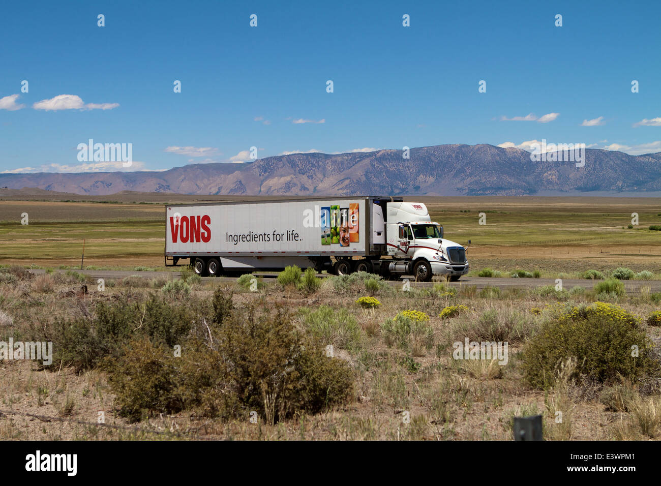 Grocery delivery truck usa hi-res stock photography and images - Alamy