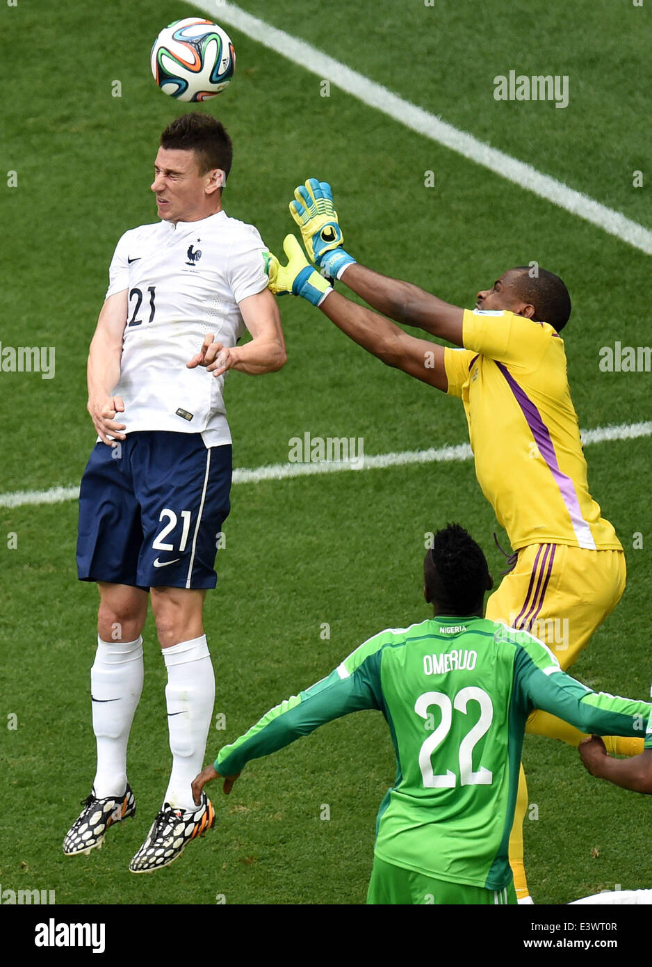 Brasilia, Brazil. 30th June, 2014. Nigeria's goalkeeper Vincent Enyeama blocks the ball during a Round of 16 match between France and Nigeria of 2014 FIFA World Cup at the Estadio Nacional Stadium in Brasilia, Brazil, on June 30, 2014. Credit:  Xinhua/Alamy Live News Stock Photo
