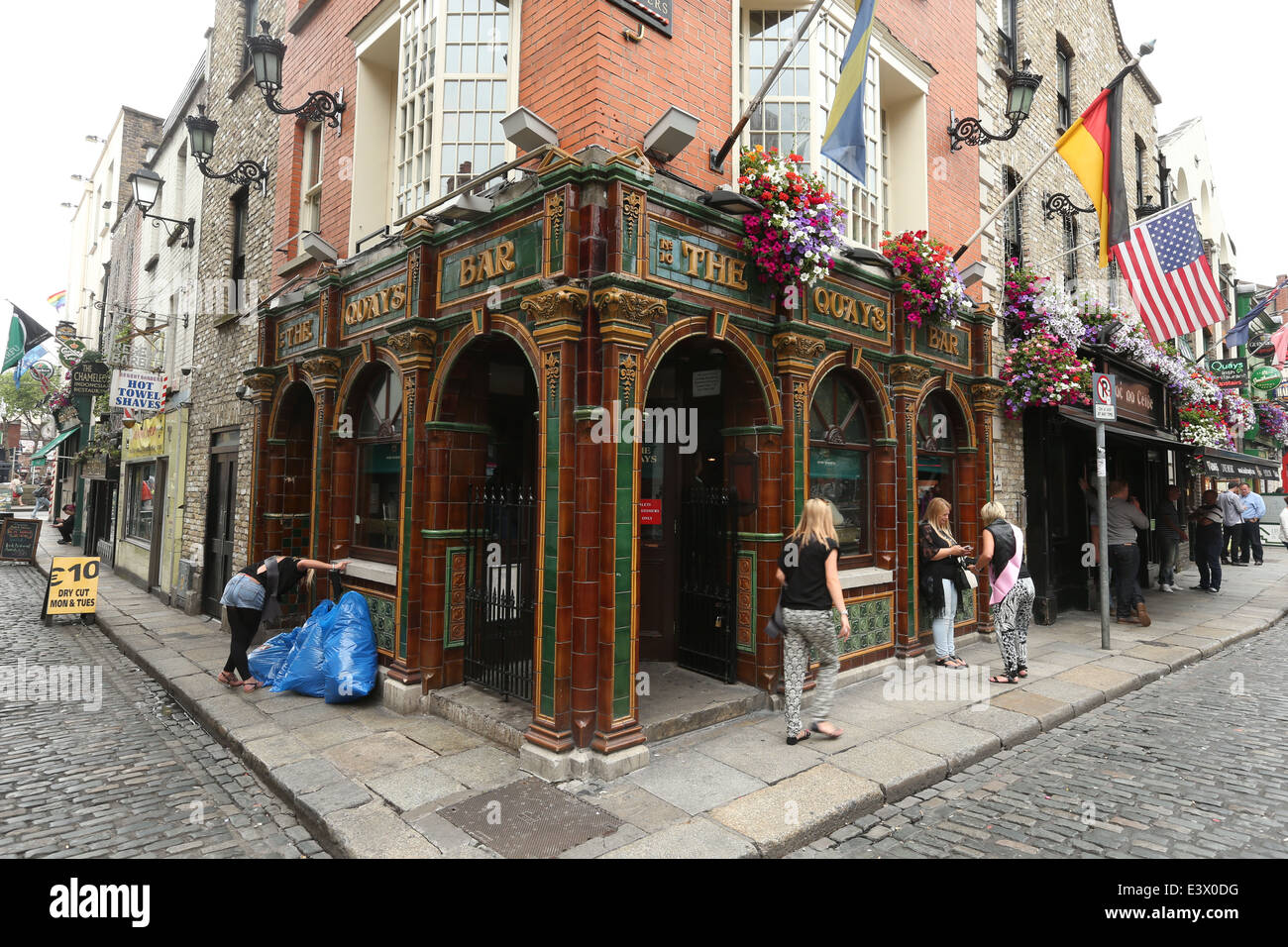 A view of a street on Temple Bar Square including The Quay's Bar in