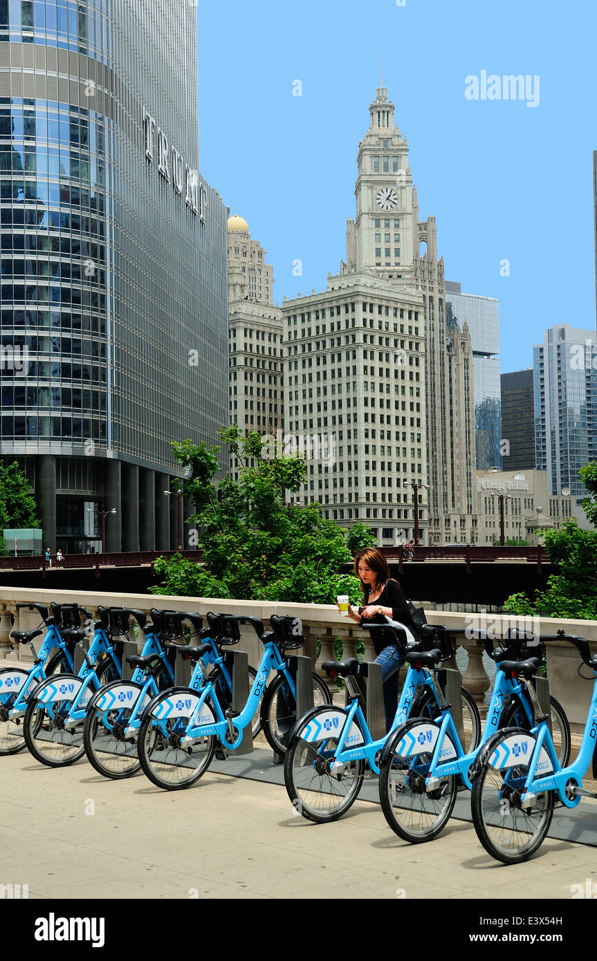 Chicago DIVY bicycle rental station at N. State Street Bridge with