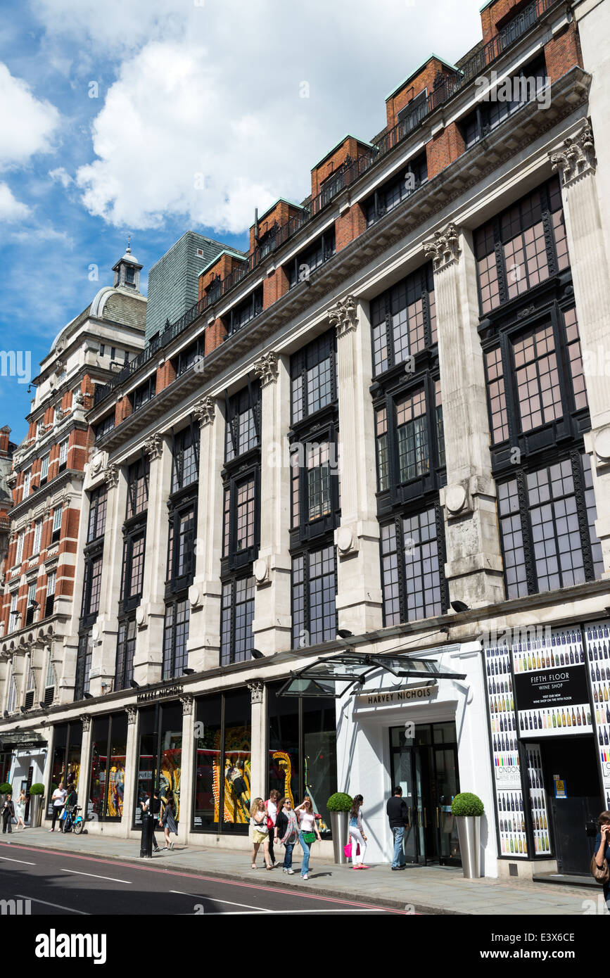 Harvey Nichols on Sloane Street, Knightsbridge, London, UK Stock Photo