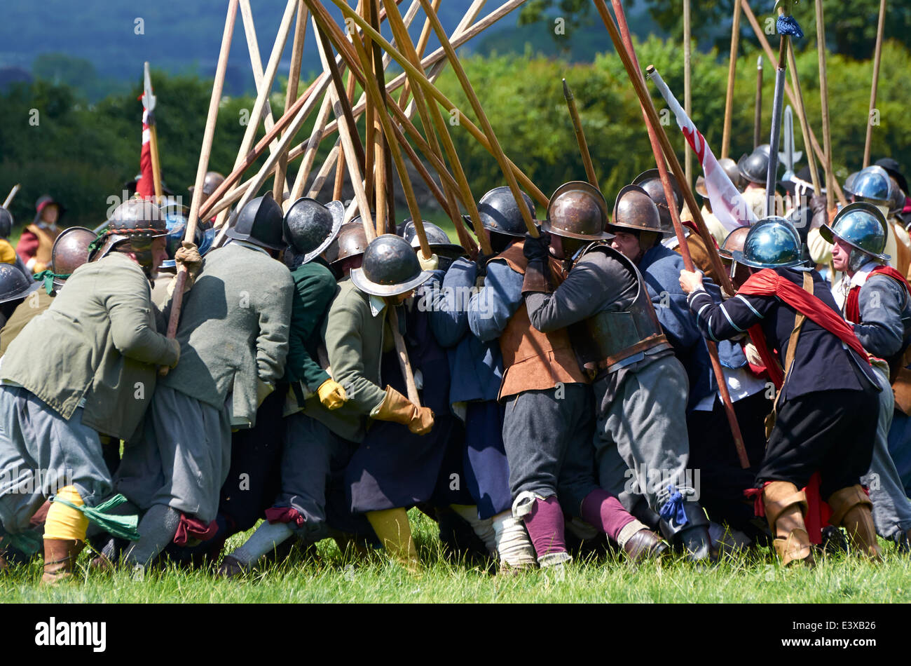 Members of The Sealed Knot English Civil War re-enactors demonstrate ...