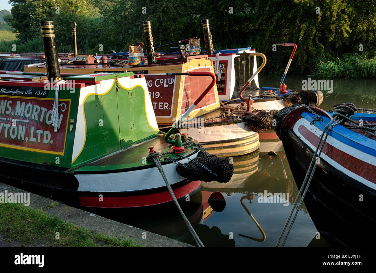 Narrowboats at Braunston on the Grand Union canal at sunrise.  Braunston, Northamptonshire, England Stock Photo